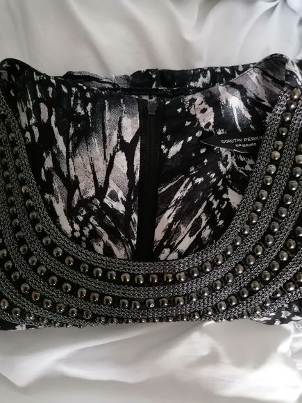 Dorothy Perkins Top Grey White Beading Round Neck Pretty - Picture 6 of 8